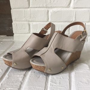 Kenneth Cole Leather/cork wedges size 9